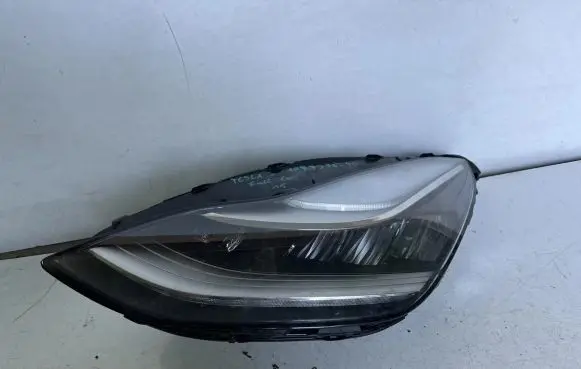 Tesla Model 3 Headlight/headlamp 1077375-40