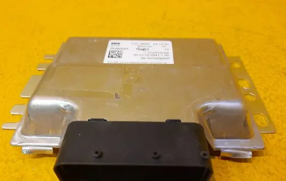 BMW X7 G07 Air suspension control unit module (rear) 8841137