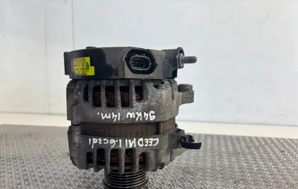 KIA Ceed Generator/alternator 373002A850