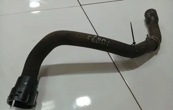 Ford Mondeo MK IV Engine coolant pipe/hose