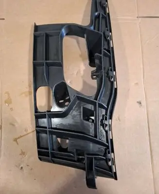 Front bumper mounting bracket
