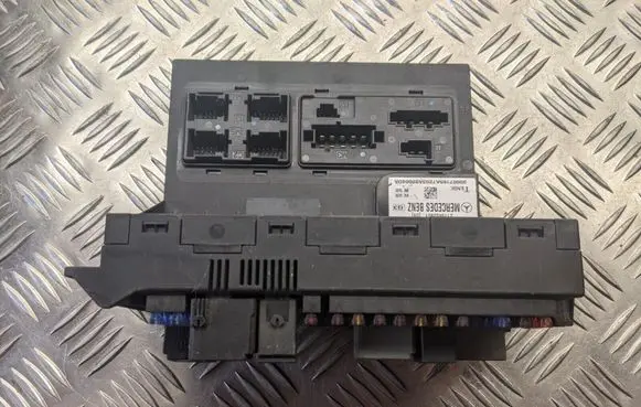 Mercedes-Benz E W211 Fuse module 2115453901
