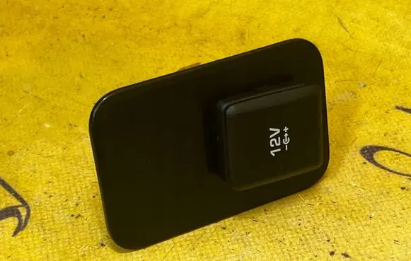 Land Rover Evoque II 12 V Socket (front) K8D2C8A254BAW