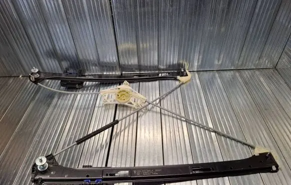 Porsche Macan (95B) Front window lifting mechanism without motor 95B837462A 01884988