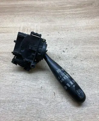 Toyota Yaris Wiper control stalk 173647