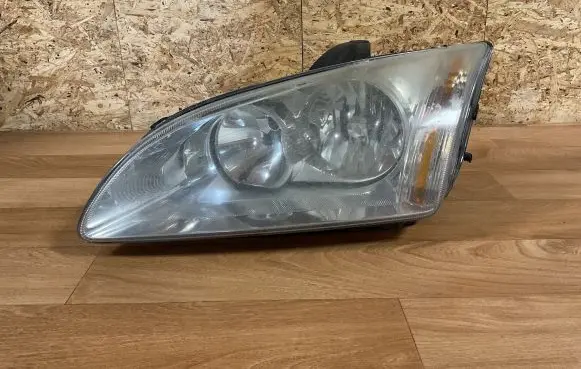 Ford Focus Headlight/headlamp 4M5113K060DAA VP4M5X13K060BA