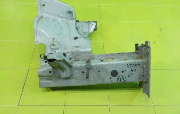 Hyundai i40 Front side member PRZOD