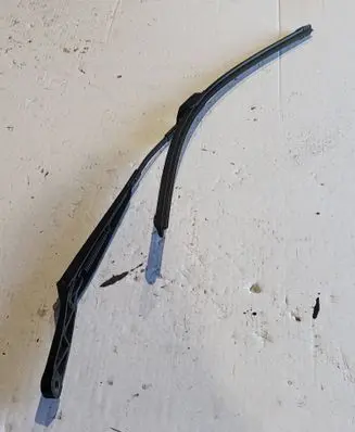 Volkswagen Golf VI Front wiper blade arm 5G1955409B