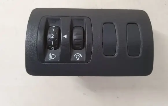 Renault Clio III Headlight level height control switch 8200095495D
