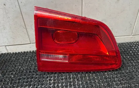Volkswagen Touran I Tailgate rear/tail lights 176452