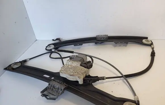 BMW 5 E60 E61 Front door window regulator with motor 7034352