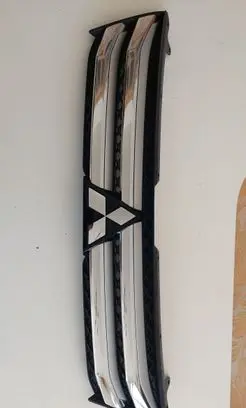 Front bumper upper radiator grill