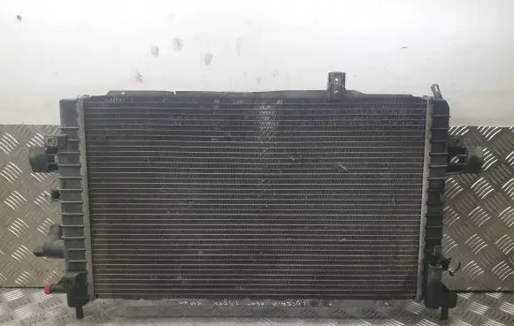 Opel Astra H Coolant radiator 13152319