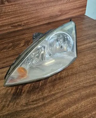 Ford Focus Headlight/headlamp 2M5113W030BE