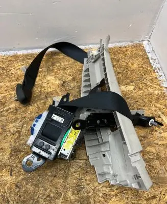 Mazda 6 Front seatbelt 1052233