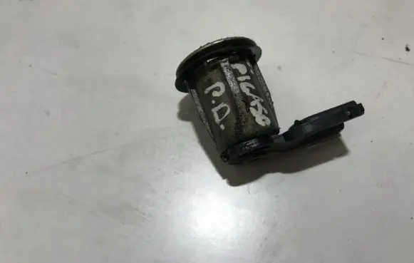 Citroen Xsara Picasso Front door lock (next to the handle) 