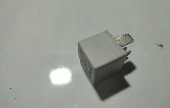 Audi A6 S6 C6 4F Other relay 8D0951253