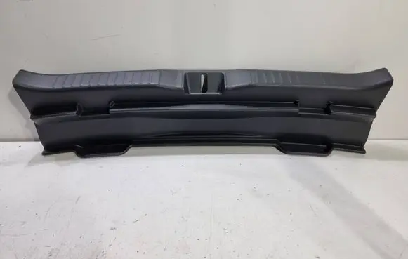 Toyota Yaris Cross Trunk/boot sill cover protection 583870D290