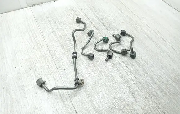 Mercedes-Benz C W205 Fuel injector supply line/pipe 