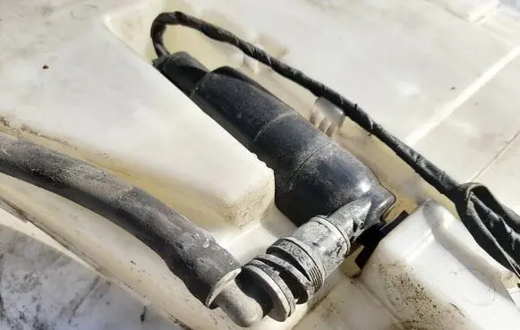 BMW 5 F10 F11 Headlight washer pump 67127217792 7217792