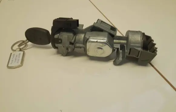 Ford S-MAX Ignition lock 3M513F880AC