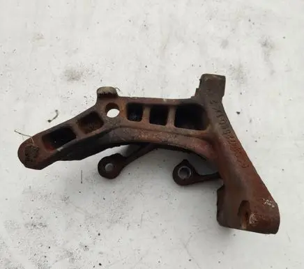 Peugeot 407 Engine mounting bracket 9661872580