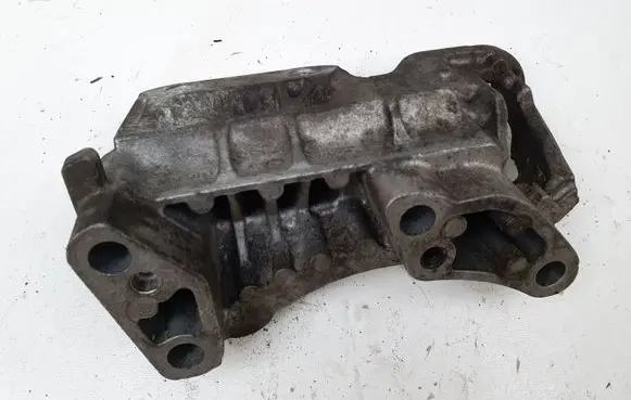 Ford Focus Engine mounting bracket 3M516030