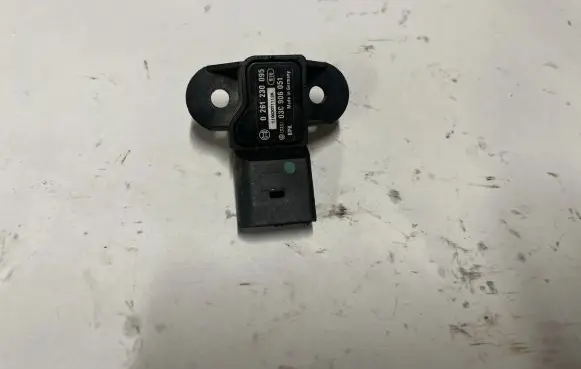 Audi A8 S8 D4 4H Air pressure sensor 03C906051 0261230095