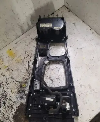 Renault Latitude (L70) Center console