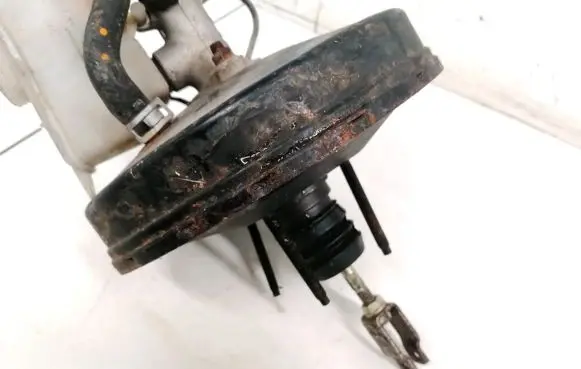 Mazda 323 Brake booster 83404602