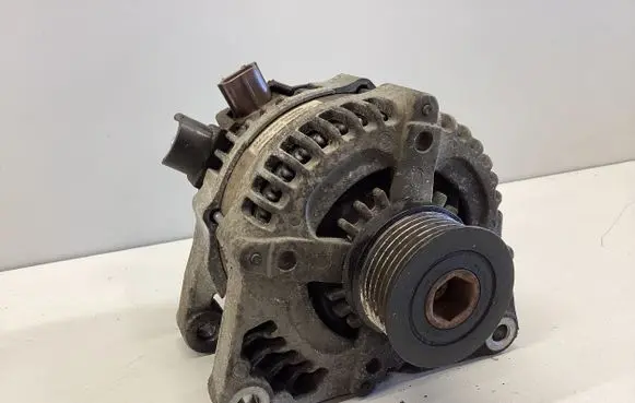 Volvo V50 Generator/alternator 1042102710