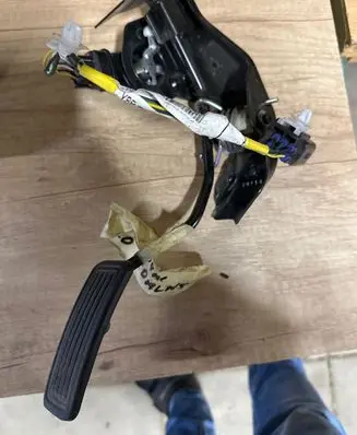 Toyota Avensis T250 Accelerator throttle pedal 7801013011 B7606