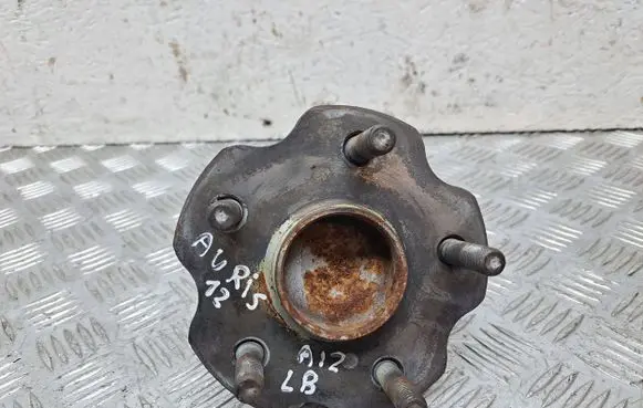Toyota Auris 150 Rear wheel hub 4245012110 0182ADT270MR