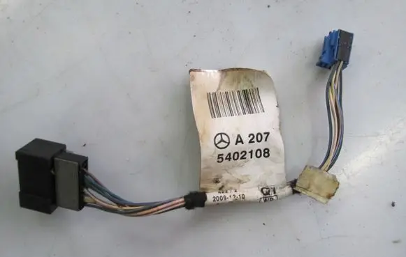 Mercedes-Benz E A207 Front door wiring loom A2075402108