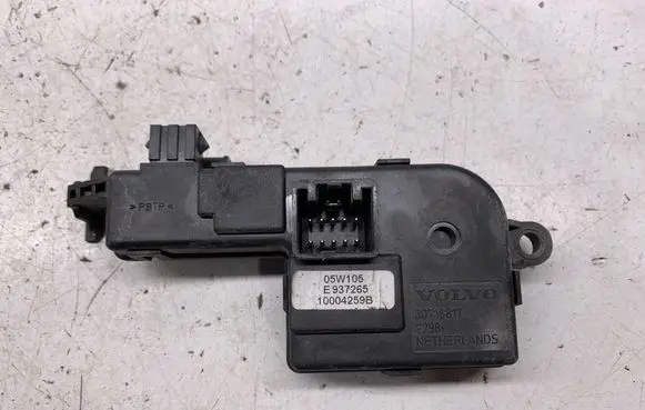 Volvo V70 Sunroof control unit/module 30716817 05W105 10004259B