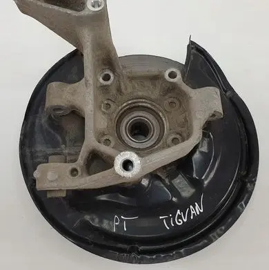 Volkswagen Tiguan Front wheel hub spindle knuckle