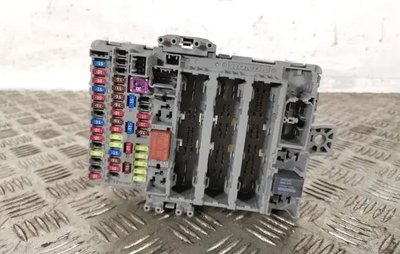 Honda CR-V Fuse module 116RA000021