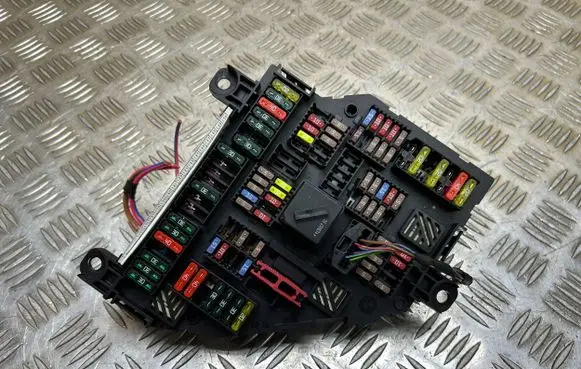 BMW 6 F06 Gran coupe Fuse module 9264924 417033451G