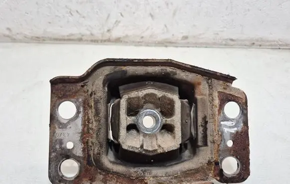 Ford Mondeo MK IV Engine mount bracket 6G917M121