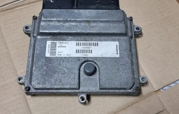 Volvo V50 Engine control unit/module P30650677