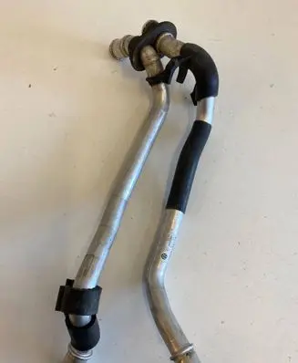 Volkswagen Touareg II Engine coolant pipe/hose 7P0819911E 7P0819857E