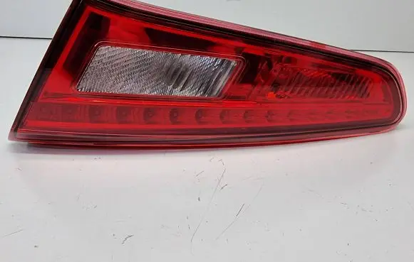 Alfa Romeo Giulietta Tailgate rear/tail lights 50513400