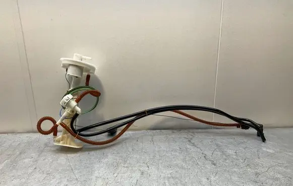 BMW X5 E70 Fuel level sensor 7181082 8108210030410