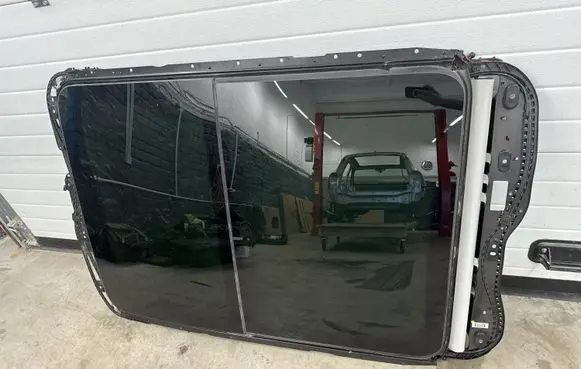 Volkswagen Touareg II Sunroof set 7P0877041A