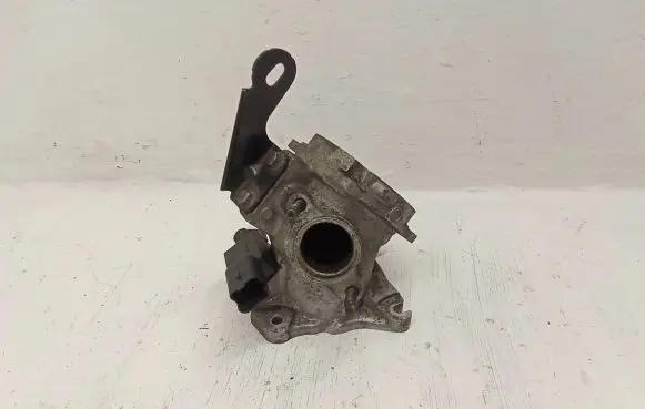 Mitsubishi Outlander Other engine bay part 1020S46S01