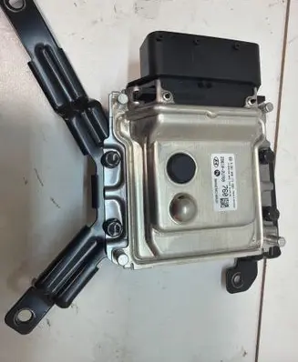 Hyundai Tucson IV NX4 Adblue control unit 296102U760 0281040171 4740023706