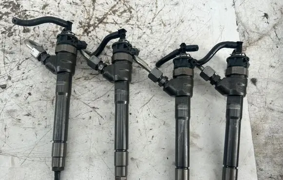 Nissan Qashqai Fuel injectors set 0445110414 H1055367