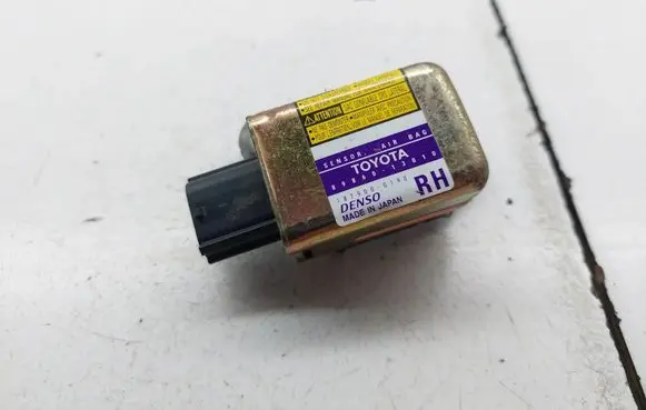 Toyota Corolla Verso E121 Airbag deployment crash/impact sensor 8986013010 1879000190