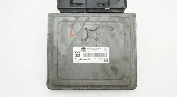 Volkswagen Polo V 6R Engine control unit/module 03F906070E 5WP44627