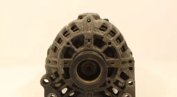 Volkswagen Golf V Generator/alternator 038903023